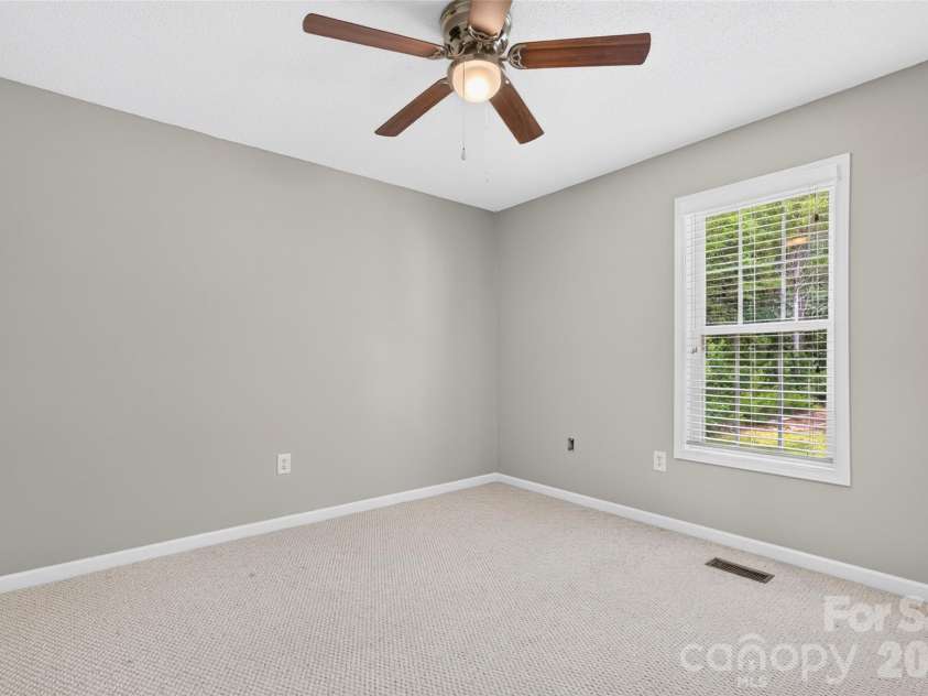 4583 Shawnee Court, Maiden, NC 28650.  MLS# CAR4386002, YatesRealty ID 32009. 