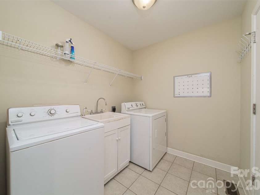 119 Bluff Court, Statesville, NC 28625.  MLS# CAR4341801, YatesRealty ID 3201. 