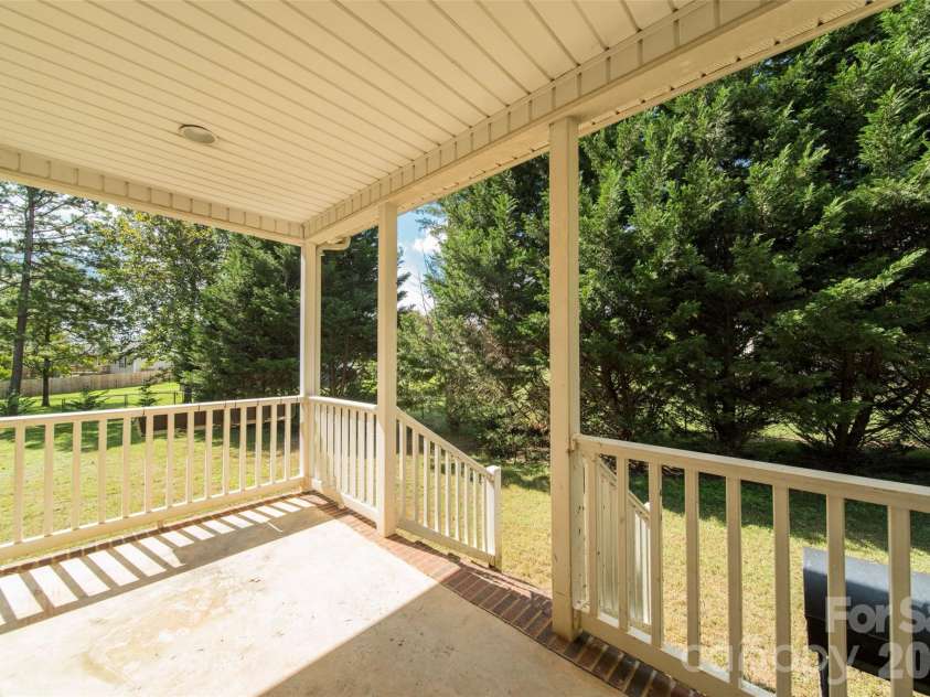 119 Bluff Court, Statesville, NC 28625.  MLS# CAR4341801, YatesRealty ID 3201. 