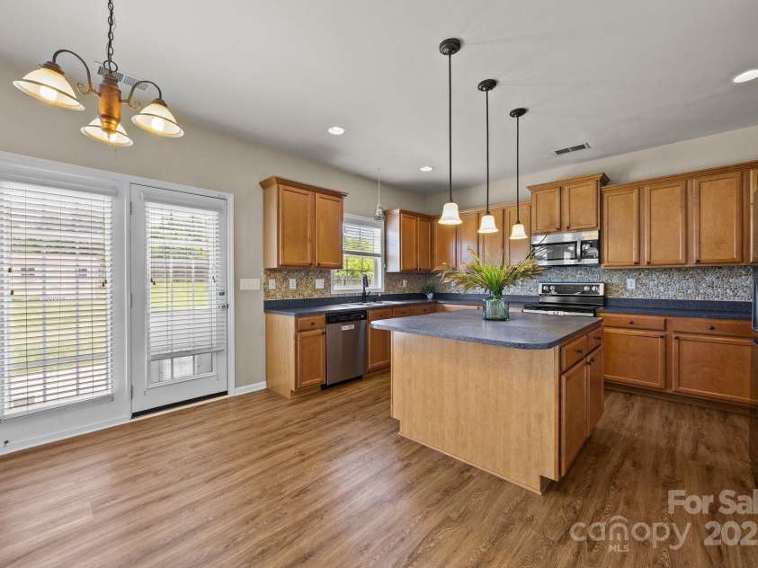 252 Legend Drive, Rock Hill, SC 29732.  MLS# CAR4232145, YatesRealty ID 3201. 