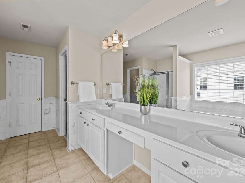252 Legend Drive, Rock Hill, SC 29732.  MLS# CAR4232145, YatesRealty ID 3201. 