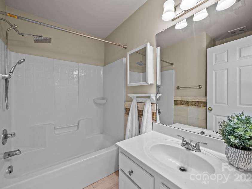 252 Legend Drive, Rock Hill, SC 29732.  MLS# CAR4232145, YatesRealty ID 3201. 