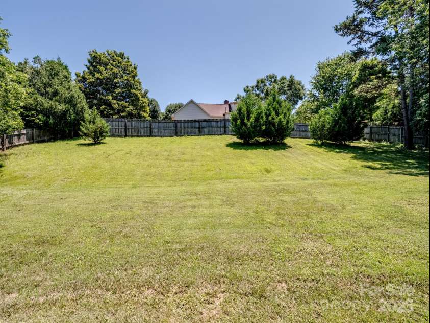 165 Cottontail Lane, Concord, NC 28025.  MLS# CAR4273046, YatesRealty ID 32010. 