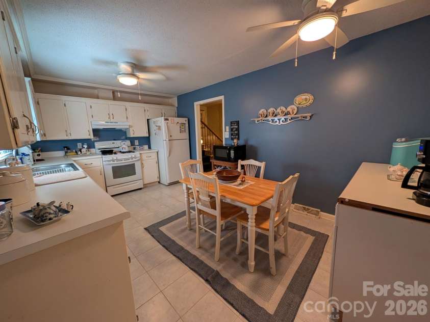 215 Swamp Fox Drive, Fort Mill, SC 29715.  MLS# CAR4395586, YatesRealty ID 32011. 