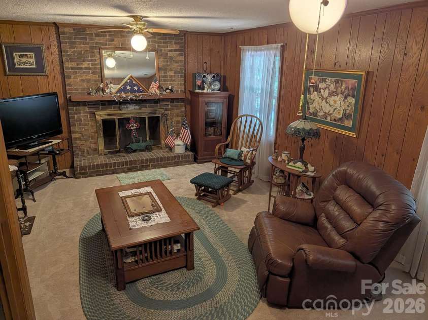 215 Swamp Fox Drive, Fort Mill, SC 29715.  MLS# CAR4395586, YatesRealty ID 32011. 