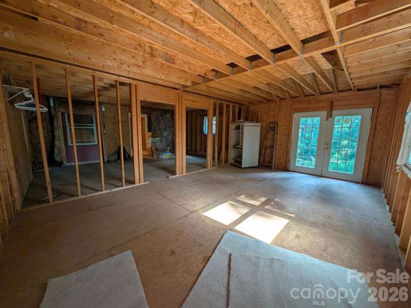 215 Swamp Fox Drive, Fort Mill, SC 29715.  MLS# CAR4395586, YatesRealty ID 32011. 