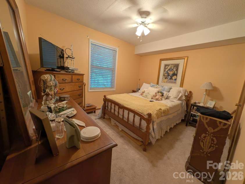 215 Swamp Fox Drive, Fort Mill, SC 29715.  MLS# CAR4395586, YatesRealty ID 32011. 
