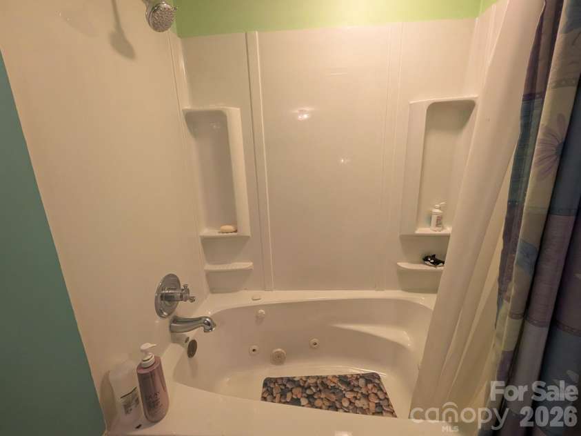 215 Swamp Fox Drive, Fort Mill, SC 29715.  MLS# CAR4395586, YatesRealty ID 32011. 