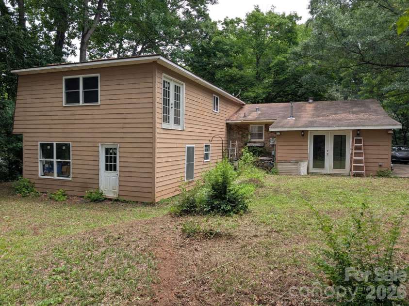 215 Swamp Fox Drive, Fort Mill, SC 29715.  MLS# CAR4395586, YatesRealty ID 32011. 