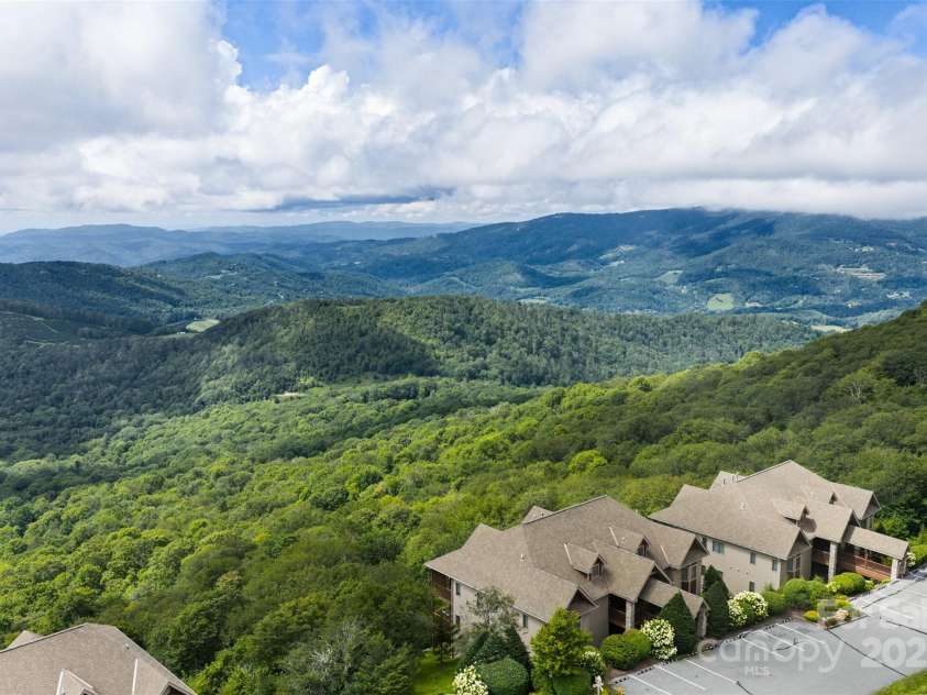 115 Rocky Top Road, Sugar Mountain, NC 28604.  MLS# CAR4289992, YatesRealty ID 32012. 