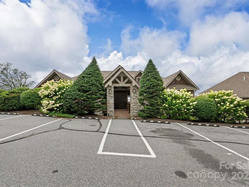 115 Rocky Top Road, Sugar Mountain, NC 28604.  MLS# CAR4289992, YatesRealty ID 32012. 