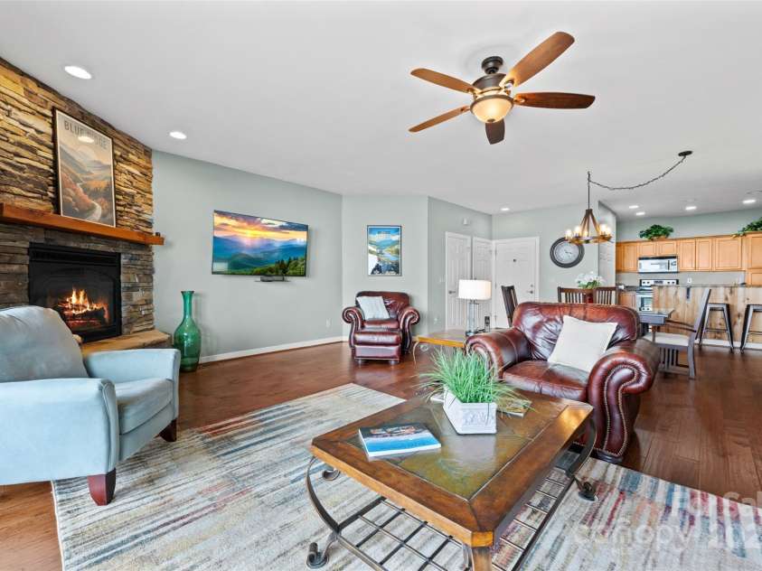 115 Rocky Top Road, Sugar Mountain, NC 28604.  MLS# CAR4289992, YatesRealty ID 32012. 