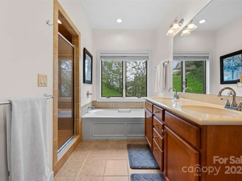 115 Rocky Top Road, Sugar Mountain, NC 28604.  MLS# CAR4289992, YatesRealty ID 32012. 