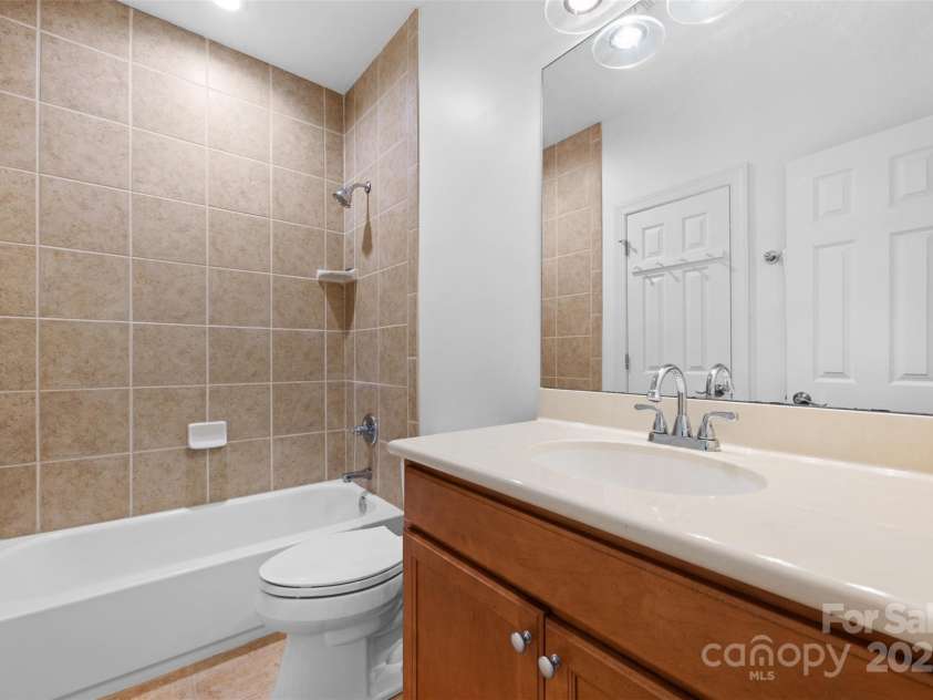 115 Rocky Top Road, Sugar Mountain, NC 28604.  MLS# CAR4289992, YatesRealty ID 32012. 