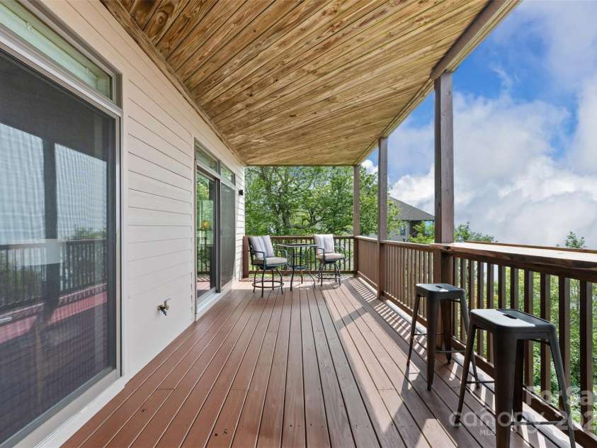 115 Rocky Top Road, Sugar Mountain, NC 28604.  MLS# CAR4289992, YatesRealty ID 32012. 