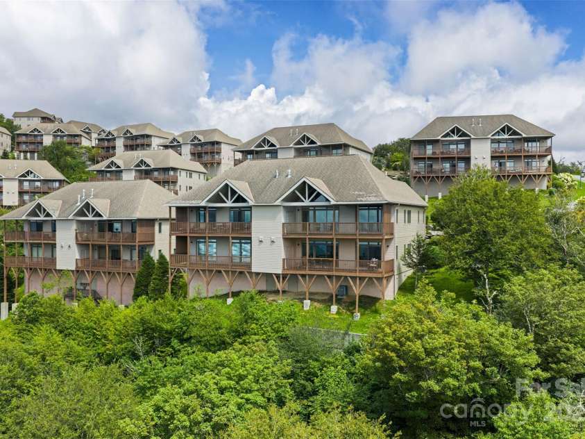 115 Rocky Top Road, Sugar Mountain, NC 28604.  MLS# CAR4289992, YatesRealty ID 32012. 