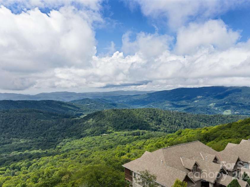 115 Rocky Top Road, Sugar Mountain, NC 28604.  MLS# CAR4289992, YatesRealty ID 32012. 