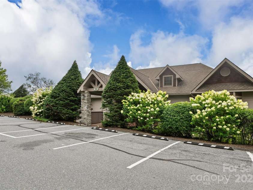 115 Rocky Top Road, Sugar Mountain, NC 28604.  MLS# CAR4289992, YatesRealty ID 32012. 