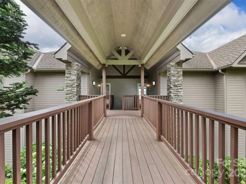 115 Rocky Top Road, Sugar Mountain, NC 28604.  MLS# CAR4289992, YatesRealty ID 32012. 