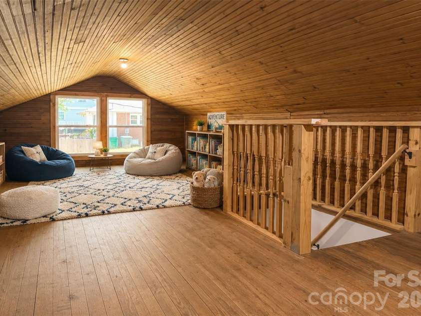 2204 Rozzelles Ferry Road, Charlotte, NC 28208.  MLS# CAR4393163, YatesRealty ID 32012. *Picture has been digitally staged
