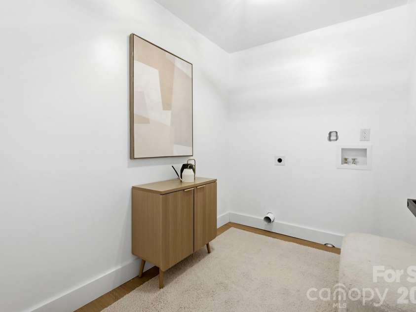 2204 Rozzelles Ferry Road, Charlotte, NC 28208.  MLS# CAR4421942, YatesRealty ID 32012. 