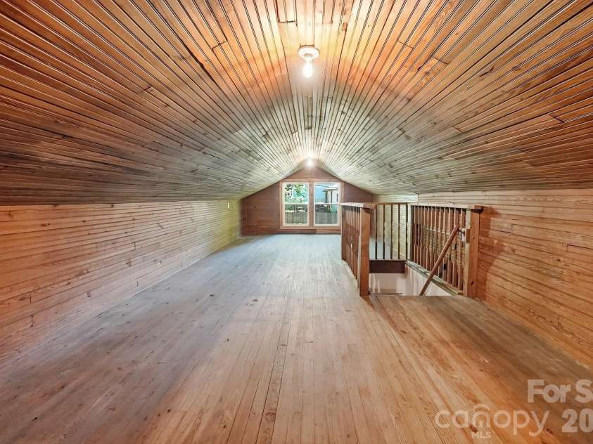 2204 Rozzelles Ferry Road, Charlotte, NC 28208.  MLS# CAR4421942, YatesRealty ID 32012. 
