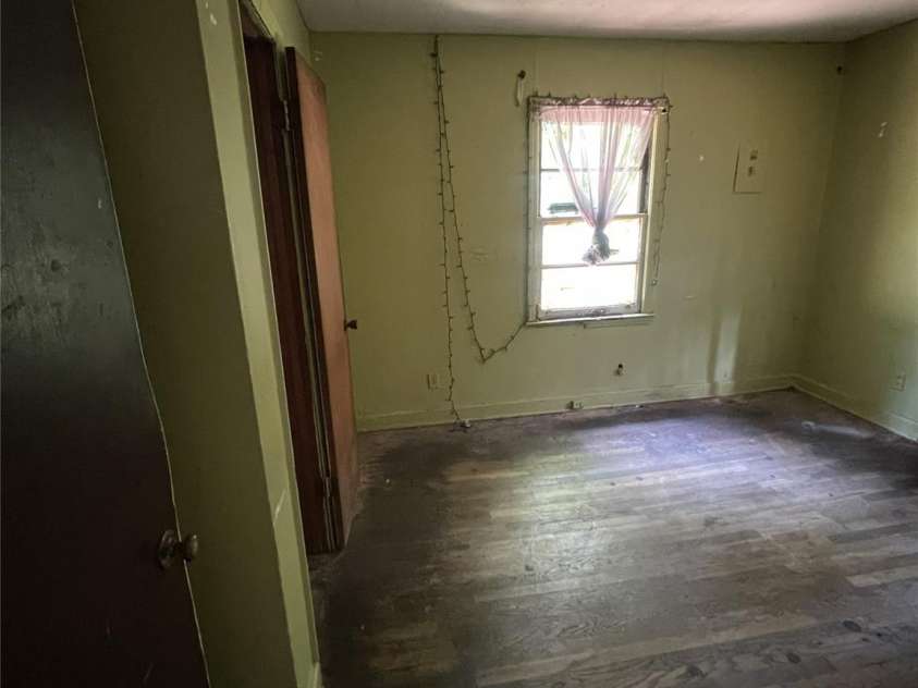 4025 Plato Circle, Charlotte, NC 28208.  MLS# CAR4394158, YatesRealty ID 32013. 