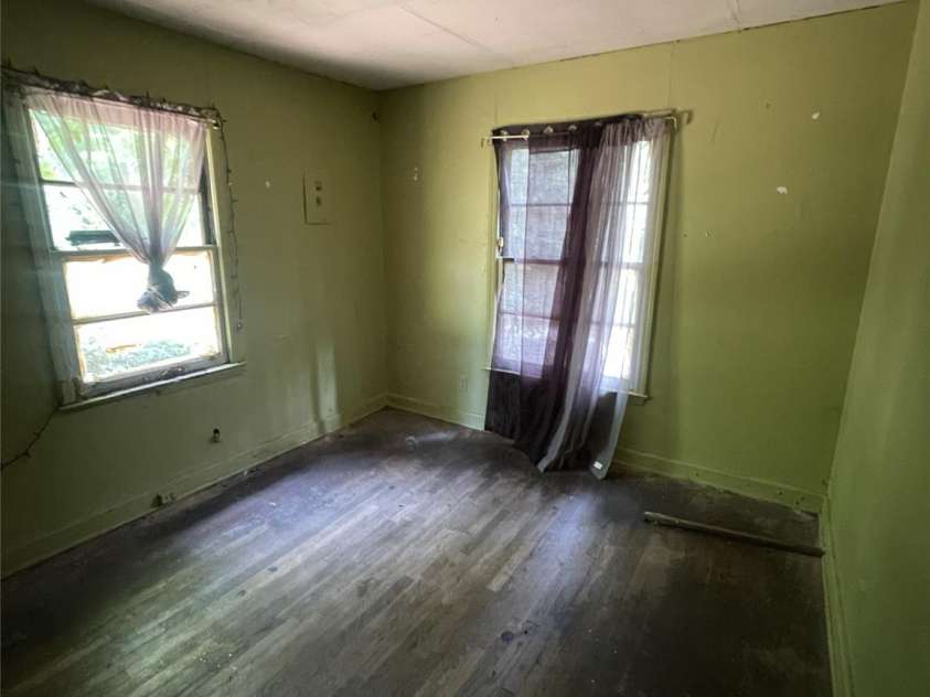 4025 Plato Circle, Charlotte, NC 28208.  MLS# CAR4394158, YatesRealty ID 32013. 