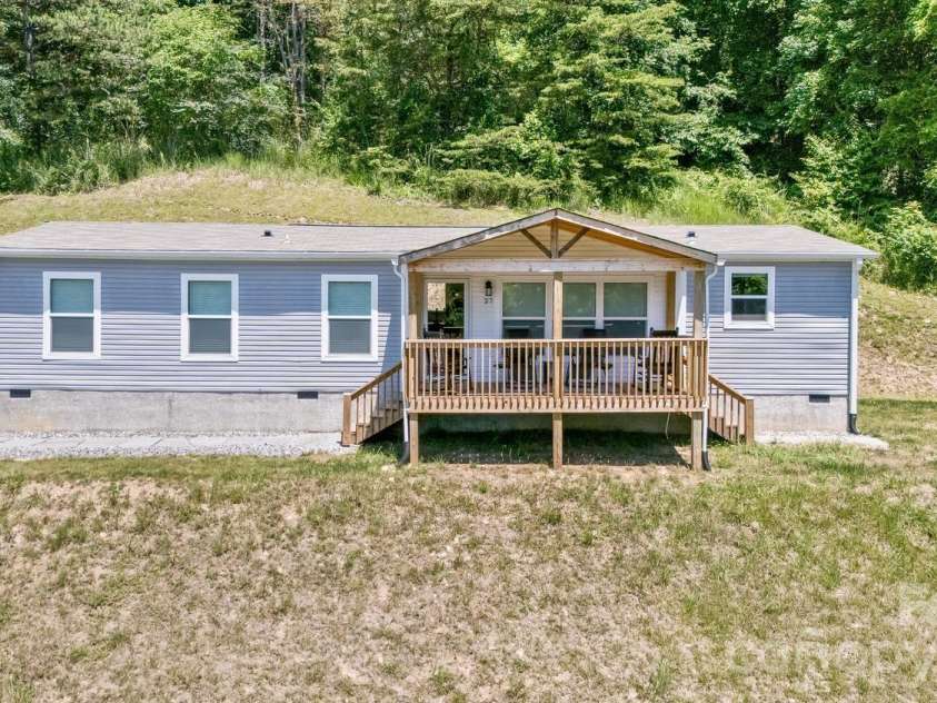 27 Spuds Lane, Weaverville, NC 28787.  MLS# CAR4392739, YatesRealty ID 32014. 