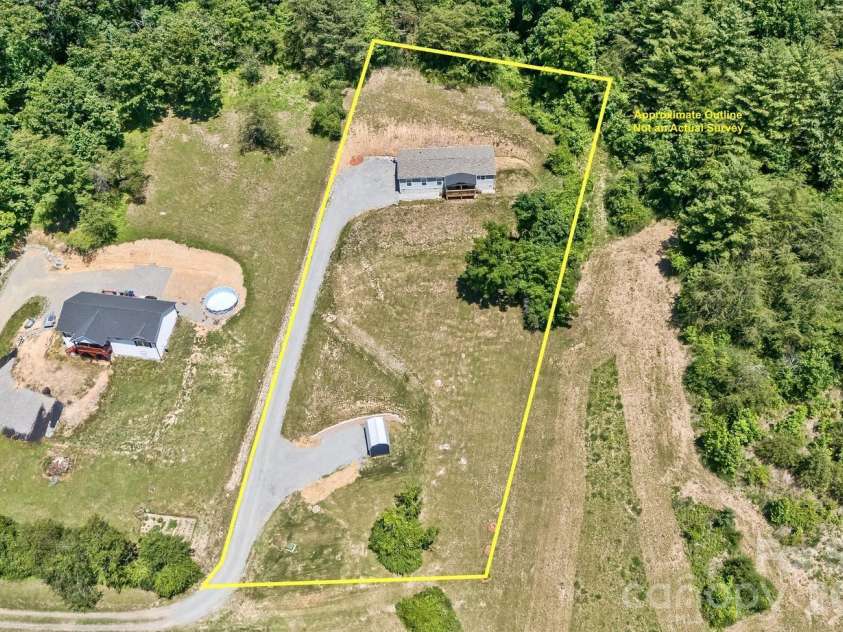 27 Spuds Lane, Weaverville, NC 28787.  MLS# CAR4392739, YatesRealty ID 32014. 