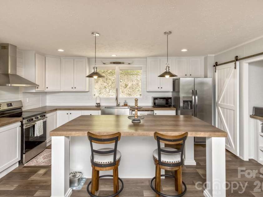 27 Spuds Lane, Weaverville, NC 28787.  MLS# CAR4392739, YatesRealty ID 32014. 