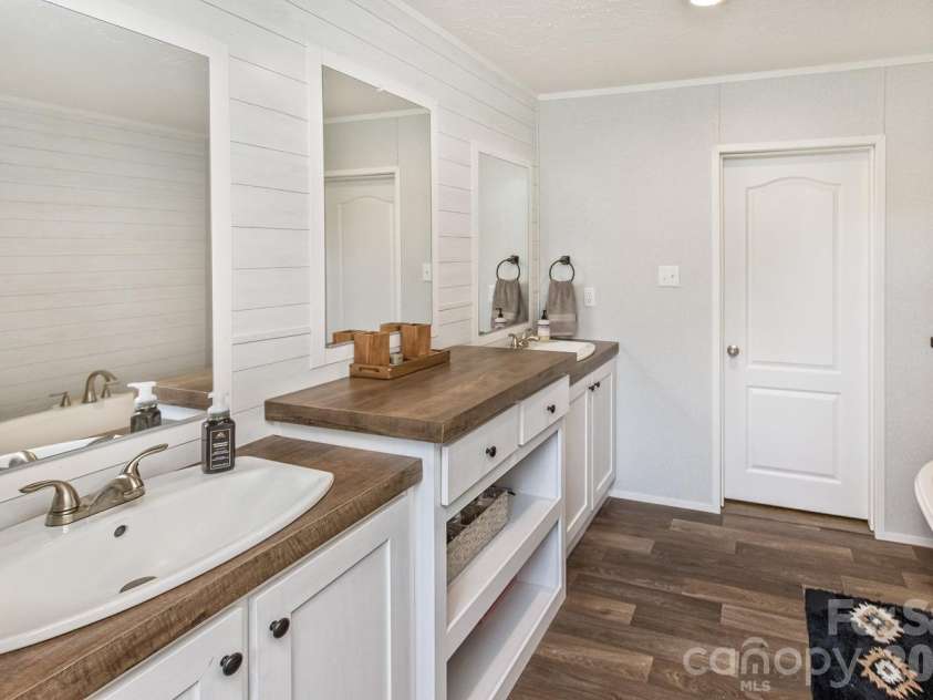 27 Spuds Lane, Weaverville, NC 28787.  MLS# CAR4392739, YatesRealty ID 32014. 