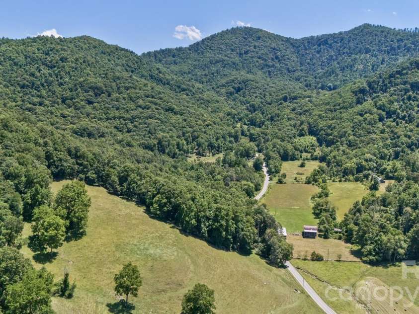 27 Spuds Lane, Weaverville, NC 28787.  MLS# CAR4392739, YatesRealty ID 32014. 