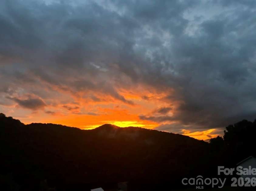 27 Spuds Lane, Weaverville, NC 28787.  MLS# CAR4392739, YatesRealty ID 32014. 