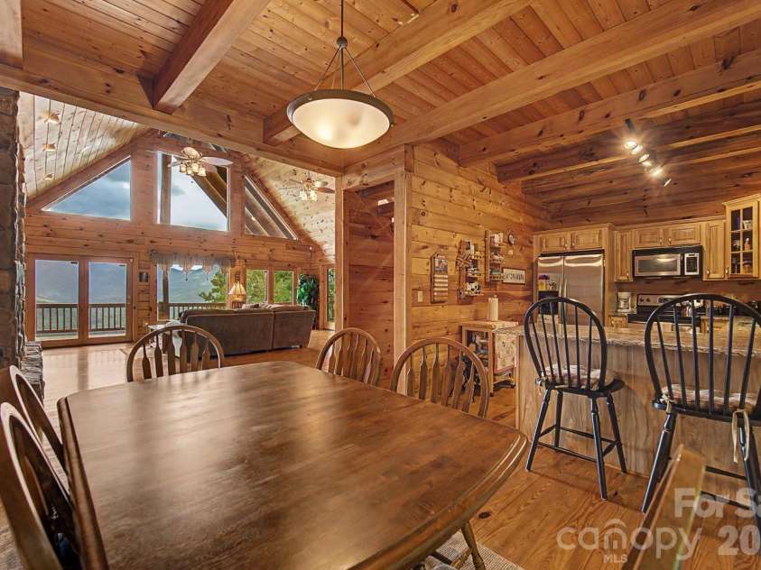 22 Kako Ridge, Sylva, NC 28779.  MLS# CAR4387646, YatesRealty ID 32015. 
