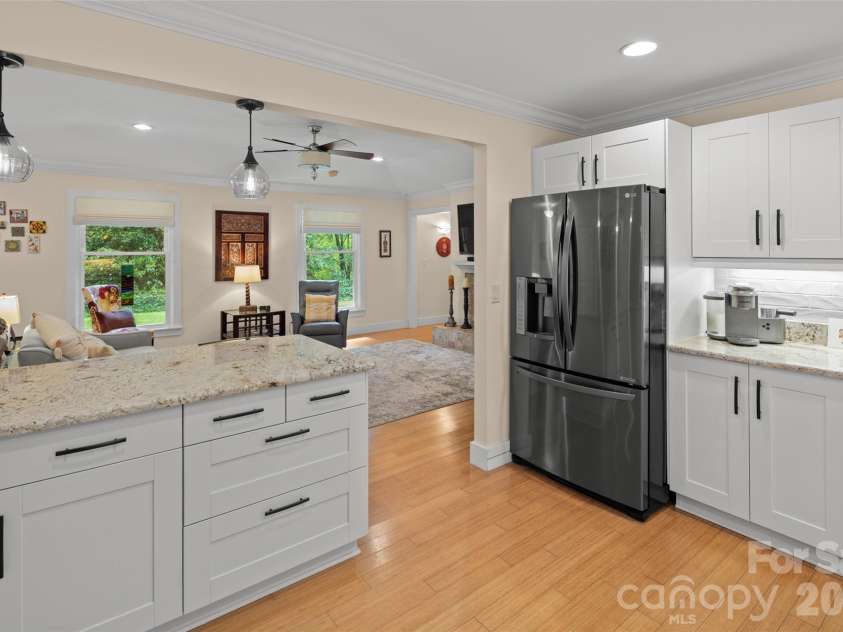 126 Mockingbird Drive, Hendersonville, NC 28792.  MLS# CAR4389213, YatesRealty ID 32016. 