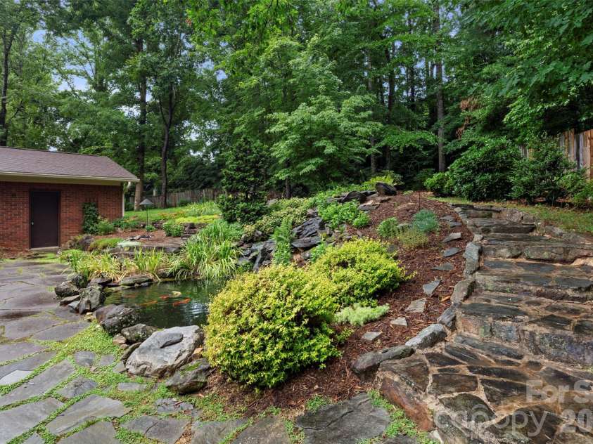 126 Mockingbird Drive, Hendersonville, NC 28792.  MLS# CAR4389213, YatesRealty ID 32016. 