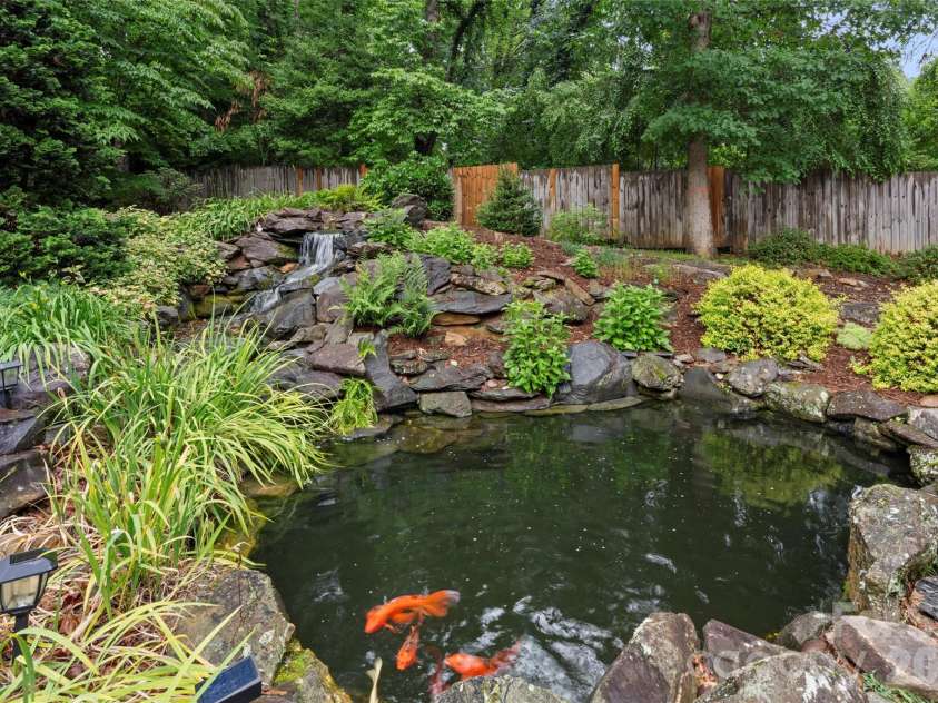 126 Mockingbird Drive, Hendersonville, NC 28792.  MLS# CAR4389213, YatesRealty ID 32016. 