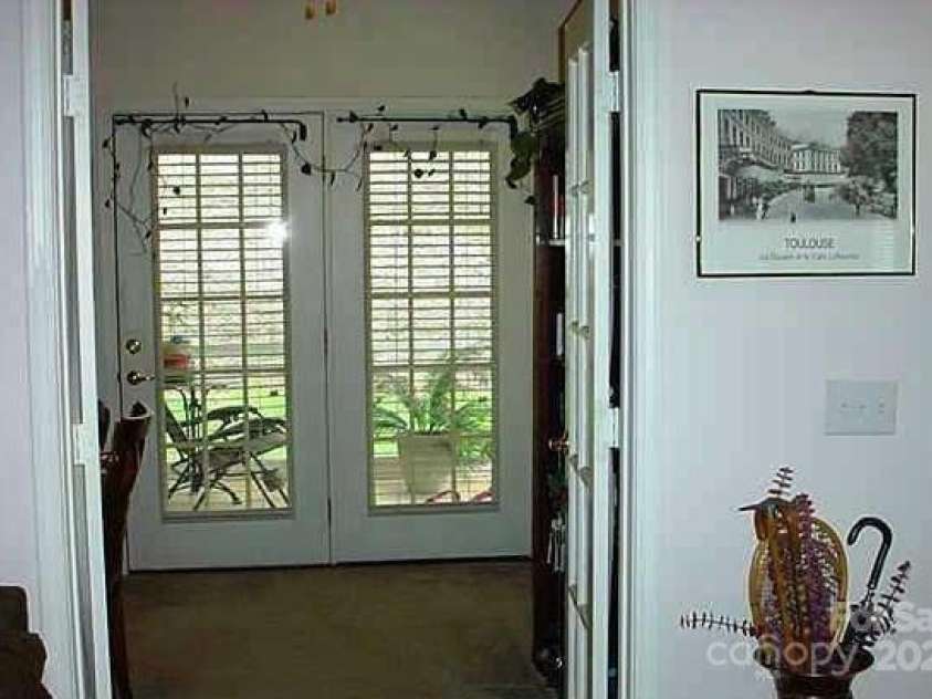 4492 Antelope Lane, Charlotte, NC 28269.  MLS# CAR4267983, YatesRealty ID 32016. 