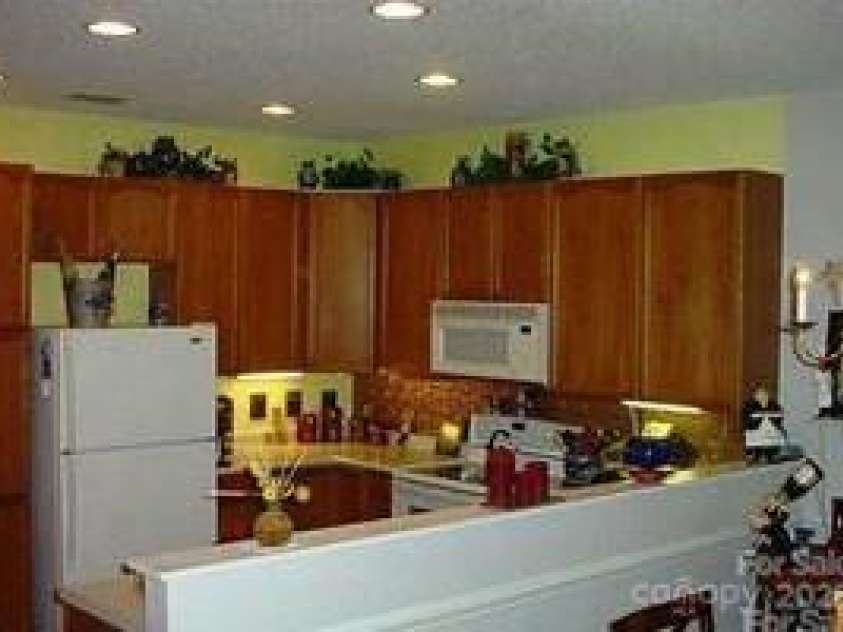 4492 Antelope Lane, Charlotte, NC 28269.  MLS# CAR4267983, YatesRealty ID 32016. 