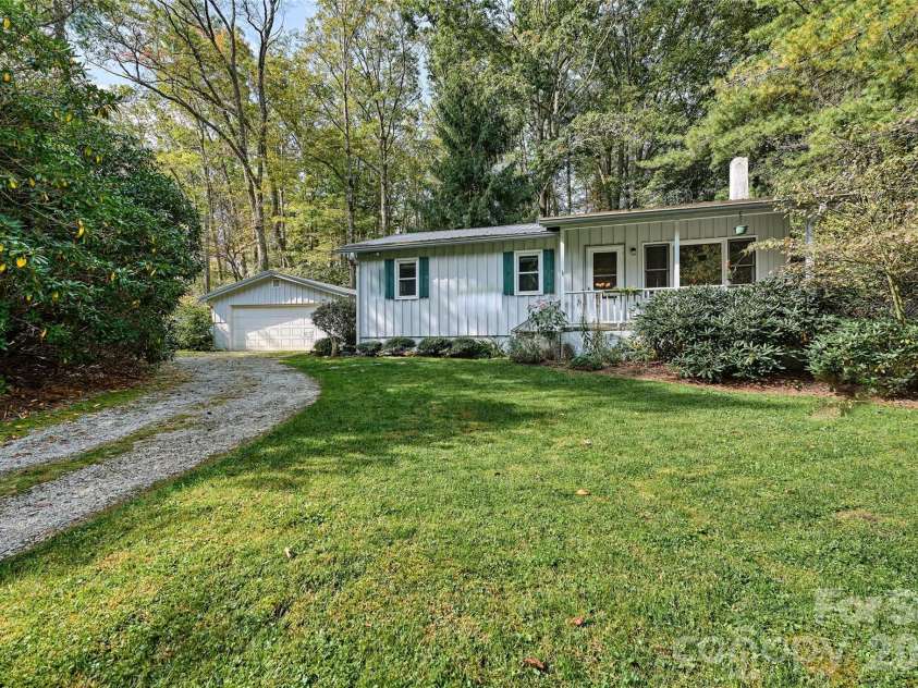 556 Shortoff Road, Highlands, NC 28741.  MLS# CAR4394862, YatesRealty ID 32017. 