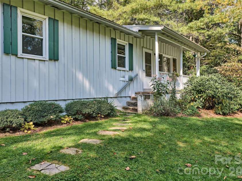 556 Shortoff Road, Highlands, NC 28741.  MLS# CAR4394862, YatesRealty ID 32017. 