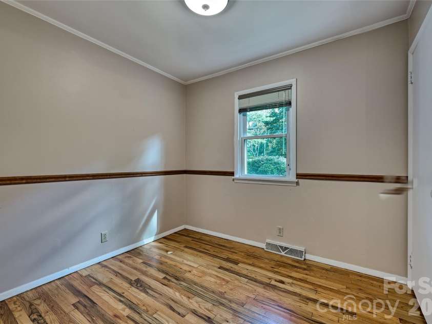 556 Shortoff Road, Highlands, NC 28741.  MLS# CAR4394862, YatesRealty ID 32017. 