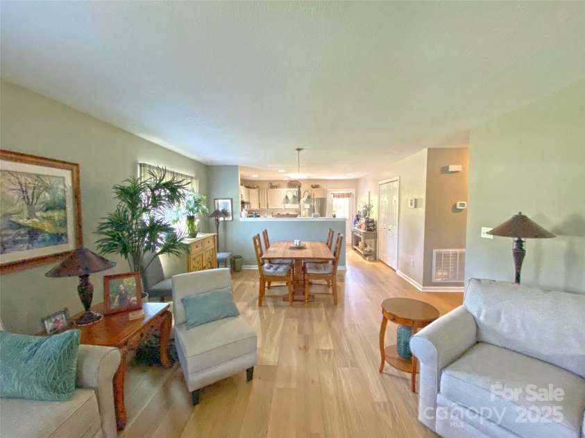 94 May Apple Drive, Hendersonville, NC 28792.  MLS# CAR4275690, YatesRealty ID 32017. 