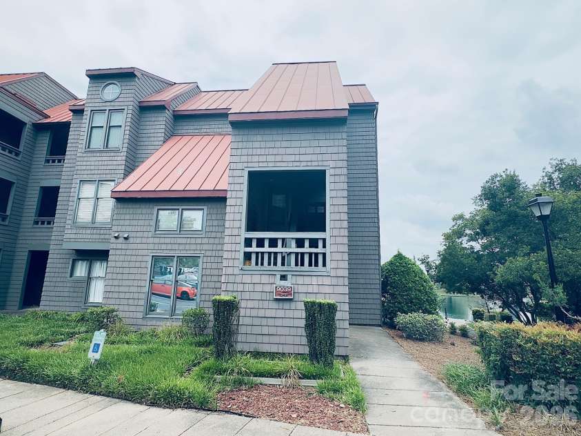 9039 J M Keynes Drive, Charlotte, NC 28262.  MLS# CAR4384783, YatesRealty ID 32018. 