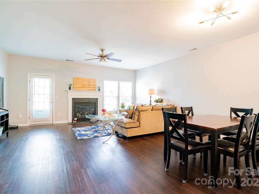 9511 Lina Ardrey Lane, Charlotte, NC 28277.  MLS# CAR4269974, YatesRealty ID 32018. Living are that flows well