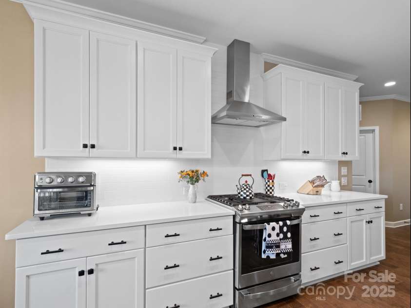 423 Lucky Drive, Concord, NC 28027.  MLS# CAR4288629, YatesRealty ID 32019. 