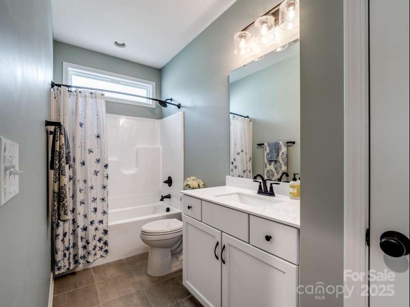 423 Lucky Drive, Concord, NC 28027.  MLS# CAR4288629, YatesRealty ID 32019. 