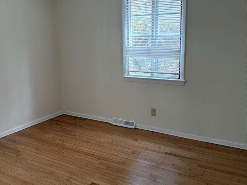 1914 Manteo Court, Charlotte, NC 28208.  MLS# CAR4310827, YatesRealty ID 3202. 