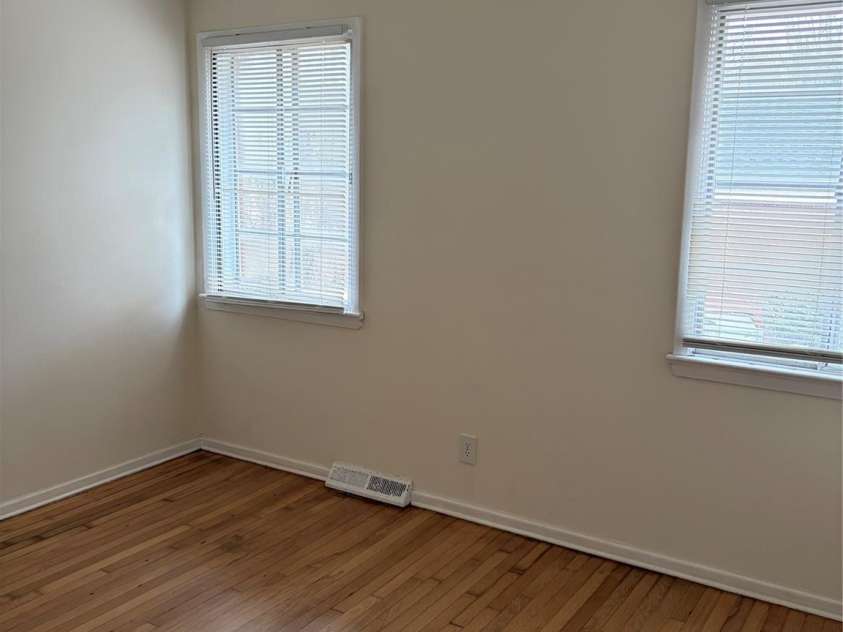 1914 Manteo Court, Charlotte, NC 28208.  MLS# CAR4310827, YatesRealty ID 3202. 